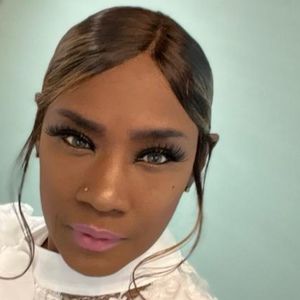 Meet your Posher, Denise